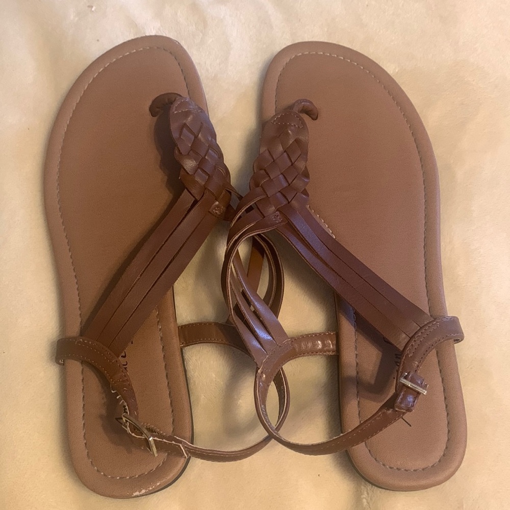 American Eagle sandals